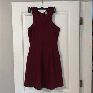 Francesca’s Miami maroon dress with pockets